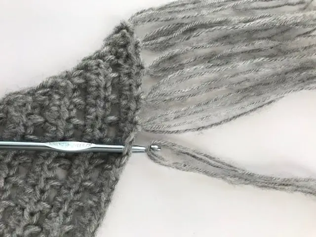 How to Use a Yarn Winder and Swift - The Knotted Nest