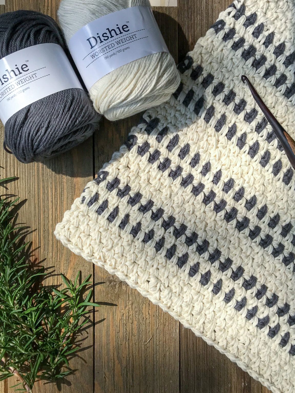 Crochet Dish Towel Free Pattern - Easy Modern Farmhouse Kitchen Towel