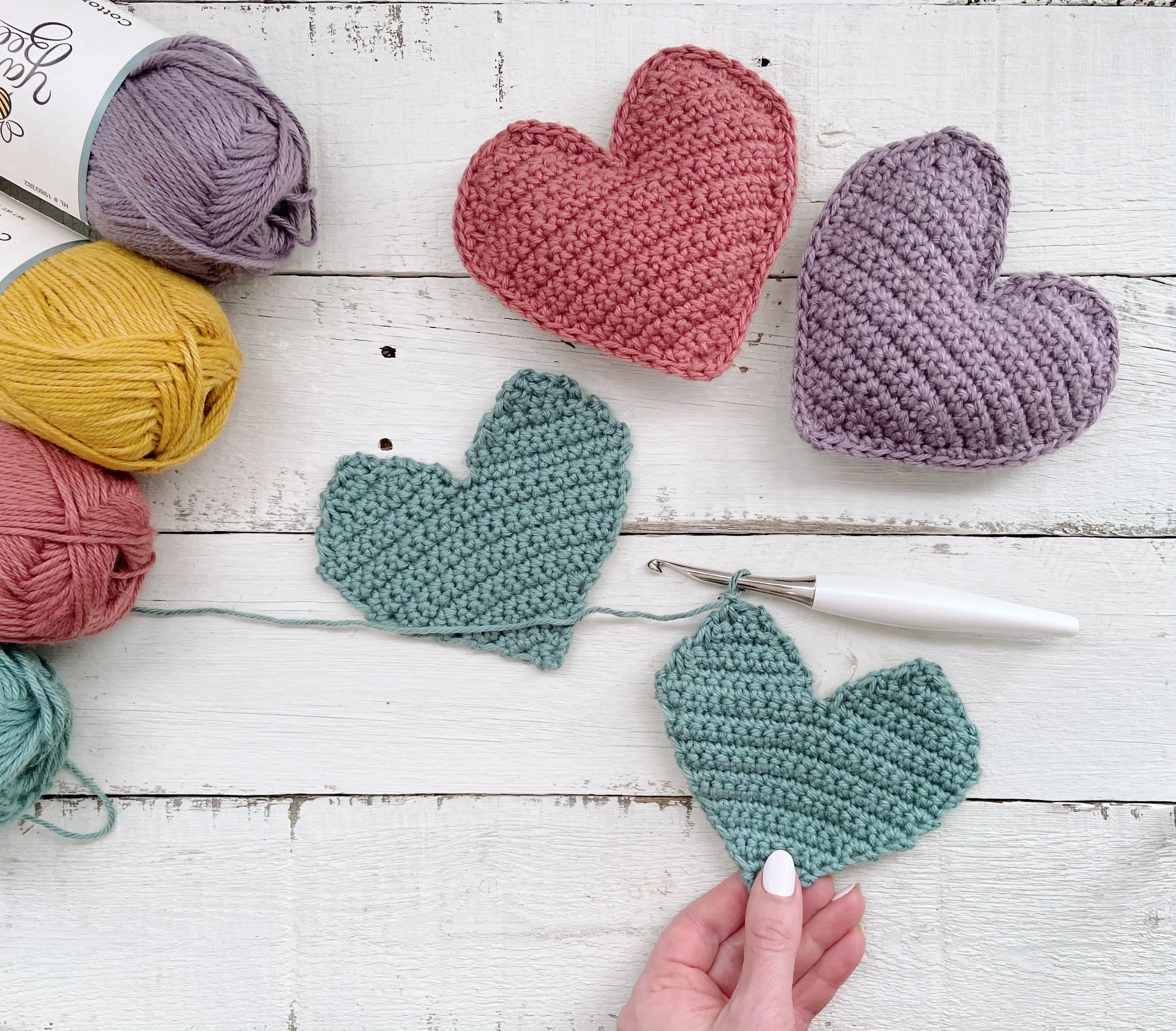Valentine Hearts Crochet Garland - Free Pattern