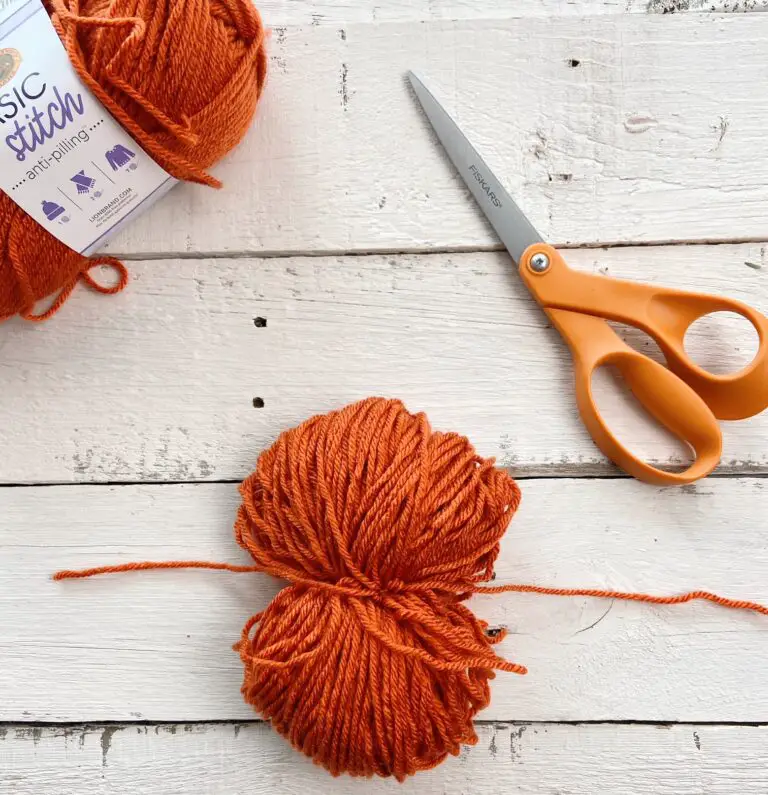 How to Make a Pom Pom That Won't Fall Apart! The Knotted Nest