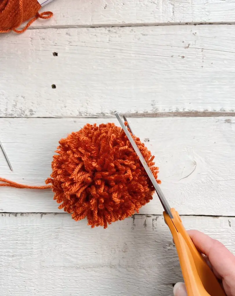 How to Make a Pom Pom That Won't Fall Apart!