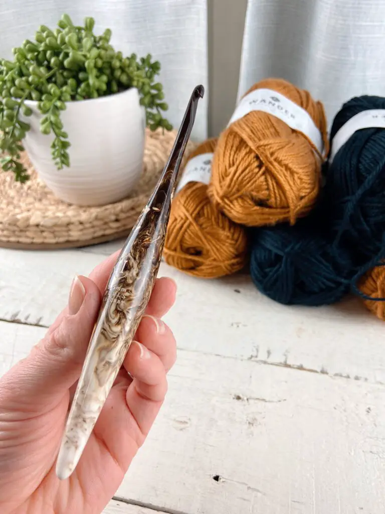 Furls crochet hook and wander yarn