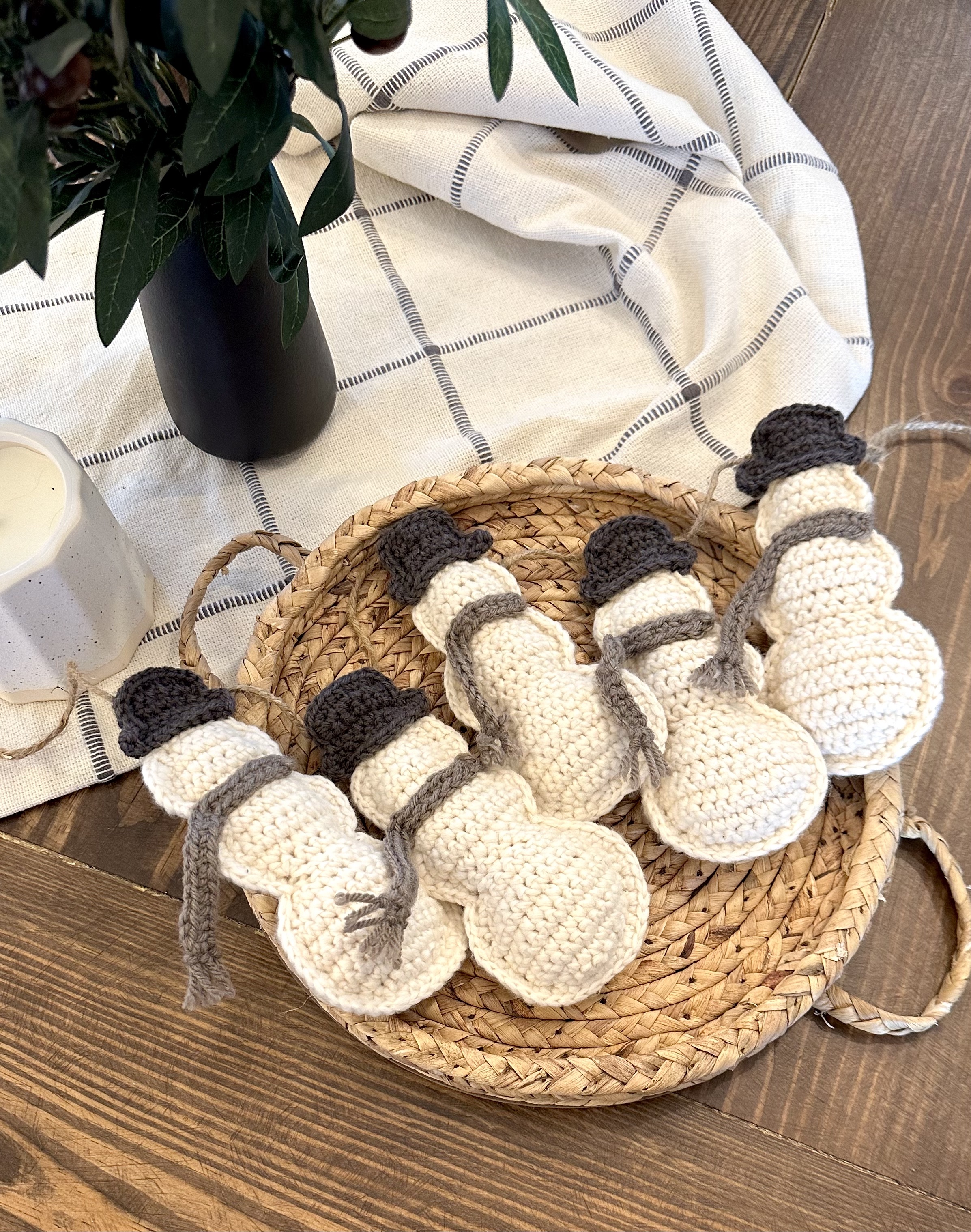 Crocheted Rustic Snowmen 